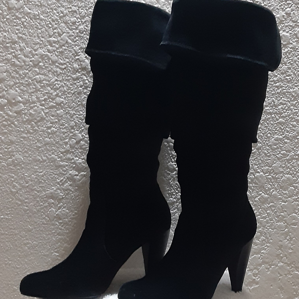 BLACK SUEDE BOOTS